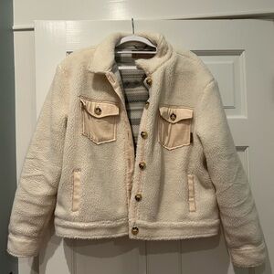 LEVITATE | Women’s Adventure Trucker Jacket | Fleece Lined Sherpa